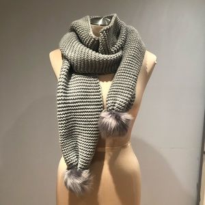 *NWOT* Simon Chang scarf